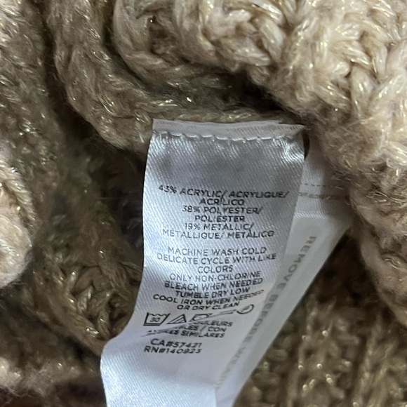 LOFT V-Neck Oversized Side Slits
Ribbed Trim Beige Shimmer Pullover
Sweater Sz M - Picture 8 of 11